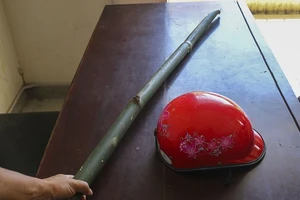 Ngăn hỗn chiến, hai công an bị đánh trọng thương