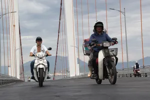 Siết tốc độ qua cầu Thuận Phước sau hai vụ tai nạn thảm khốc