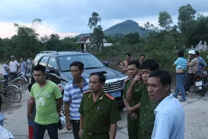 Vây bắt kẻ cướp xe SH có súng lẩn trốn trong rừng
