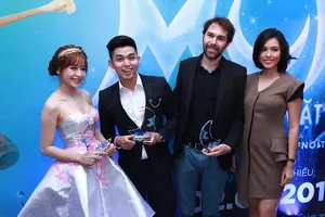 Đạo diễn Chiến binh mặt trăng đến Việt Nam