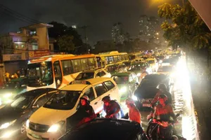 Sở GTVT TP.HCM: ‘Vẫn còn ngập trên diện rộng’