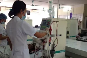 Bảy năm chạy thận vẫn sinh con khỏe mạnh