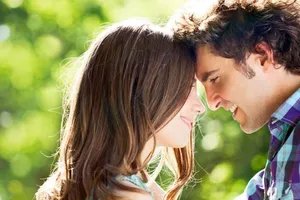 Những cử chỉ vô tình hấp dẫn nàng ngay lập tức