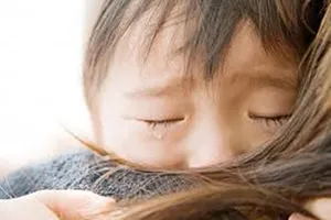 Mẹ đơn thân nghẹn ngào khi người tình chịu trả lại con