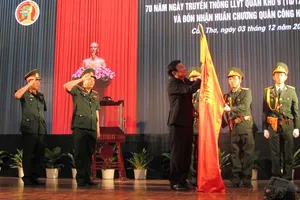 Chủ tịch nước trao huân chương Quân công hạng Nhất cho Quân khu 9