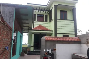 Phát hiện mẹ tự vẫn bên hai con nhỏ