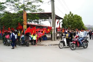 Báo cáo vụ học sinh bỏ học, phản đối xây trung tâm thương mại