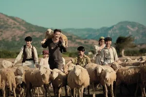 Hàng loạt nghệ sĩ Việt hát tặng khán giả mùa Giáng sinh