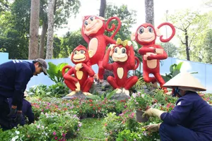 Hội hoa xuân hoàn thành 85%, phố ông đồ ngày đầu khai mạc