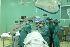 Sợ phẫu thuật, để khối u xơ tự do ‘bành trướng’