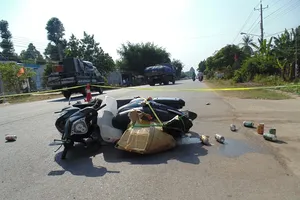 Đi mua rượu, tông vào xe tải 