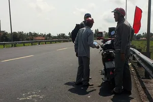 'Xe dù' hét giá vô tội vạ