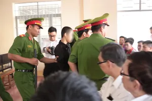 Tuyên án vụ tạt acid vào người thi hành công vụ