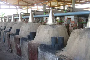 Ba người nhập viện do nổ bình chiết xuất tinh dầu trầm