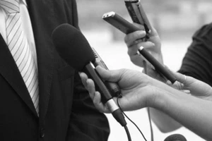 Cấp lãnh đạo 'luyện' kỹ năng làm việc với báo chí