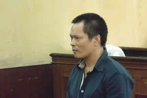 Một người Trung Quốc lãnh án vì mua bán vũ khí 