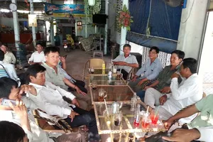 Nhà máy đường nợ dân hàng chục tỉ đối thoại với dân