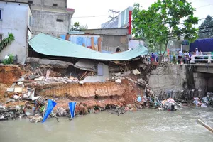 Đồng Nai kiểm tra cầu gần khu vực nhà dân bị nước cuốn trôi