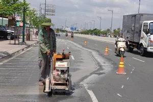 Chuyên gia phân tích những vết nứt 'lạ' trên đường Phạm Văn Đồng
