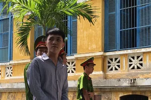 22 năm tù cho con nghiện 9X chuyên giao nhận ma túy, súng 