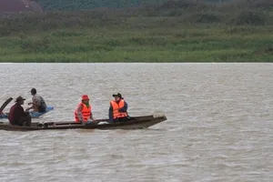 Tìm thấy nạn nhân cuối cùng vụ lật xuồng hồ thủy điện Đại Ninh