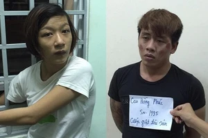 Cặp đôi táo tợn cướp giật, đâm trọng thương công an