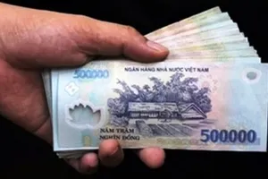 Khởi tố phó hiệu trưởng tống tiền nữ giáo viên cùng trường