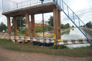 Tìm thấy nạn nhân chạy xe máy, lao xuống kênh tử vong 