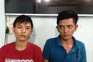 Kẻ cắp điện thoại thất thủ trước ‘bà già’