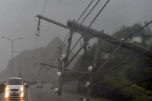 Bão cực mạnh liên tiếp quét qua Trung Quốc