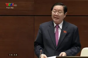 Xử lý ông Vũ Huy Hoàng để cảnh báo người đang tại chức