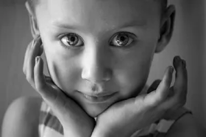 Ý nghĩa đằng sau tấm ảnh của cô bé ung thư