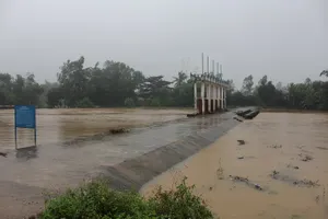 Quyết tìm được 2 người bị nước lũ cuốn trôi