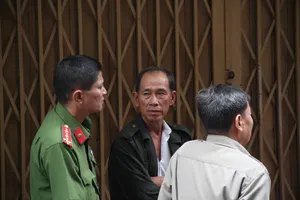 Vụ cháy đường Lê Văn Sỹ: 'Anh ơi mở cửa cho em...'