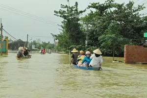 Đi thăm bà con về bị lũ cuốn mất tích