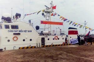 Cảnh sát biển cứu hộ 86 thuyền viên trên biển