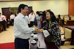 Bí thư Thăng từng bị bố đánh vì ảnh diễn viên Trà Giang