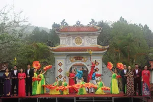 Khai hội đền Huyền Trân