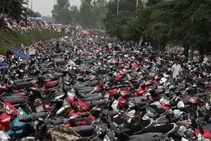 Phí giữ xe ở Đền Hùng đến hẹn lại lên