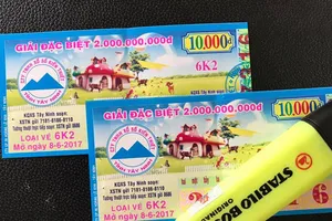 Ứng xử hay giữa chị bán vé số và vị luật sư