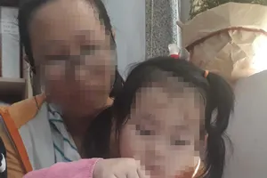 Bé gái ba tuổi nghi bị xâm hại