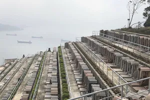 Ai giữ mộ phần?