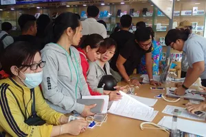 Chụp hình thuê bao di động: Khi khách hàng nổi giận