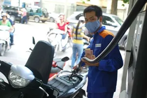 Bao nhiêu người đồng tình khai tử xăng Ron 95?