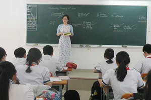 Đừng hạ thấp ngành giáo dục bằng từ 'giá'