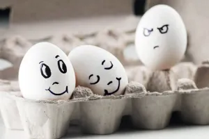 Đố kỵ soi mói người khác như một thú vui