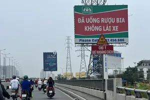 Hơn 1.700 trụ quảng cáo, nhưng chỉ cho thuê được 37 trụ