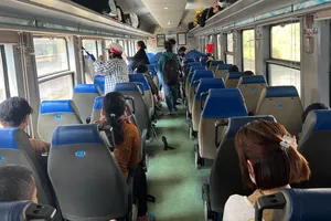 Vé tàu dịp lễ 30-4 và 1-5 đến các điểm du lịch thấp nhất chỉ từ 261.000