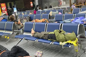 Lập đoàn kiểm tra sau hàng loạt chuyến bay ở Tân Sơn Nhất bị delay, có chuyến chậm 8 tiếng