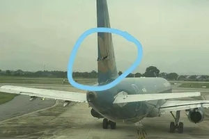2 máy bay va vào nhau ở sân bay Nội Bài